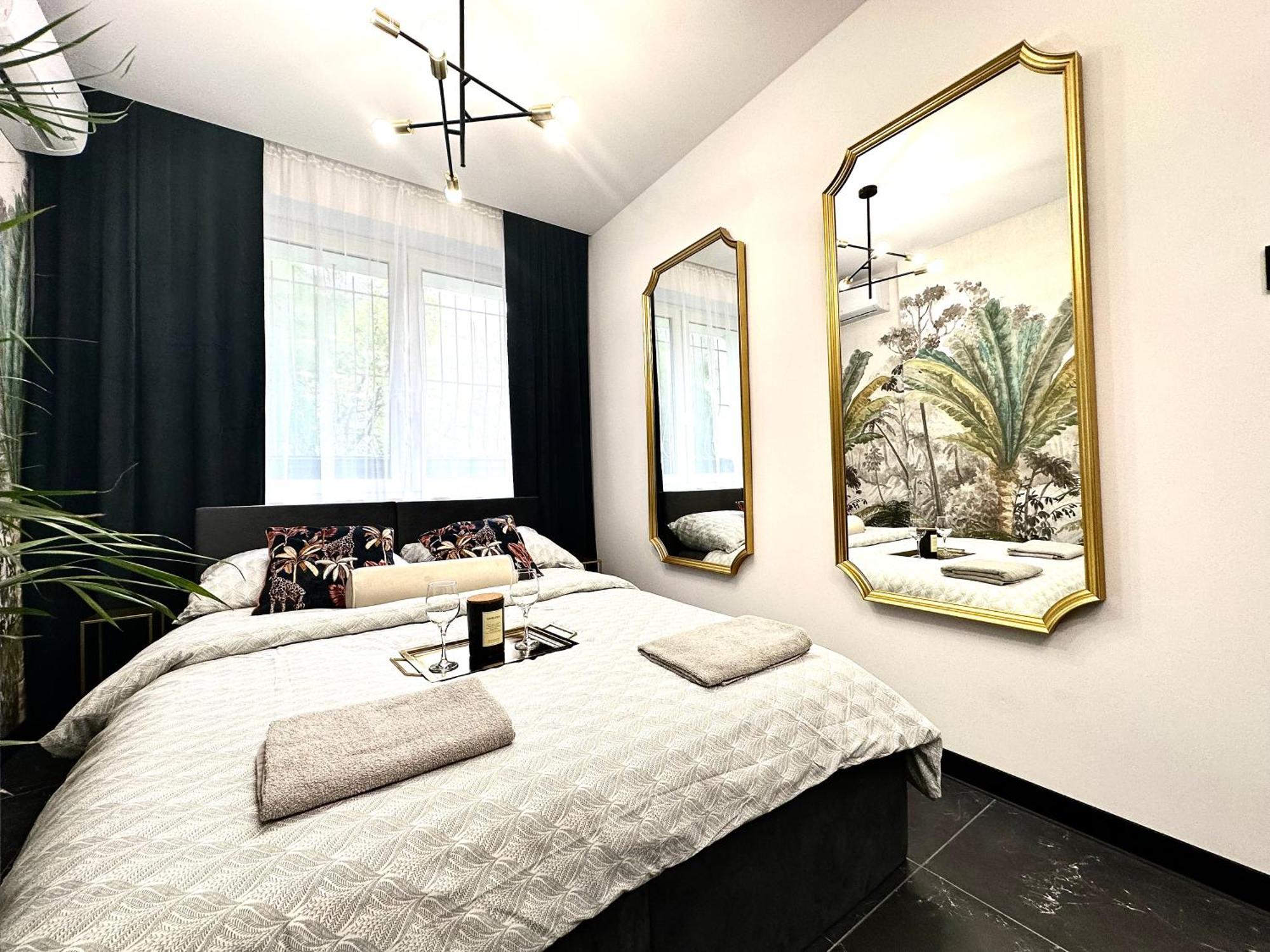 Apartment Golden ~ 1000m Main Square ~ Self Check-in 24h Breslau